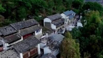 Три человека погибли и десятки пострадали в результате сильнейшего землетрясения на юго-западе Китая