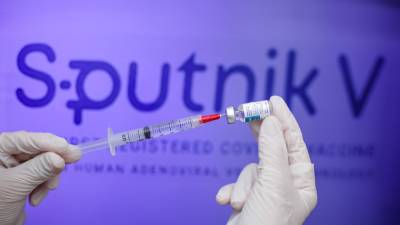 Российская вакцина "Спутник V" прошла регистрацию почти в 70 странах мира