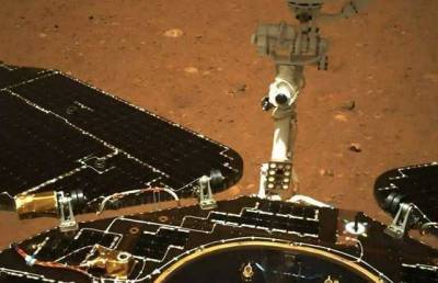 Китайский аппарат Чжужун сошёл на поверхность Марса