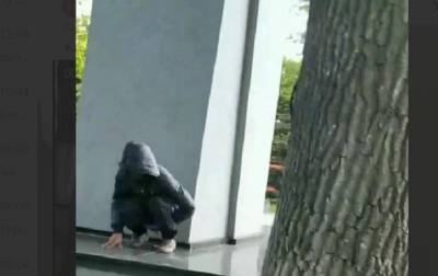 В Калининграде мужчина справил нужду на мемориал