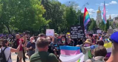 В Киеве проходить марш трансгендеров: начались первые задержания (ВИДЕО)