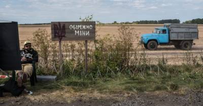 Отдаленные звуки выстрелов. Как "Плохие дороги" обнажают травмы войны на Донбассе