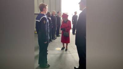 Елизавета II - Елизавета Королева - принц Филипп - Elizabeth Queenelizabeth - Королева Елизавета II почтила память принца Филиппа, посетив авианосец Queen Elizabeth - gazeta.ru