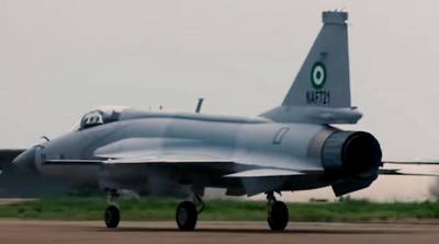 «Простота и проверенный российский двигатель»: Нигерии переданы первые истребители JF-17