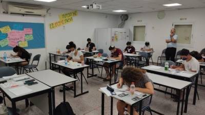 Будет ли продлен учебный год в школах Израиля: правительство пообещало, но бюджетов нет