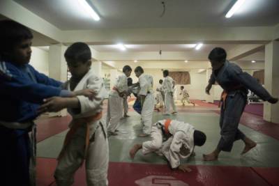 В федерации рукопашного боя предложили ввести уроки самообороны в школах