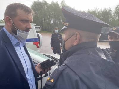 Участника Земского съезда из Ноябрьска попытались задержать за неповиновение полиции