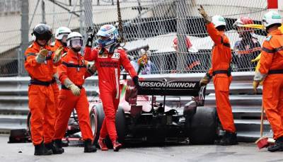 Леклер выиграл поул на Гран-при Монако, но разбил машину