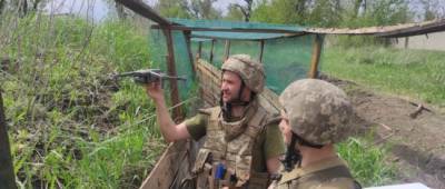 Депутаты передали 9 дронов украинским военным на передовую