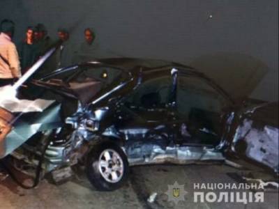 На трассе "Киев – Одесса" столкнулись два автомобиля. Есть погибшие