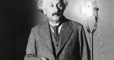 Письмо Эйнштейна со знаменитой формулой продали на аукционе за 1,2 млн долларов