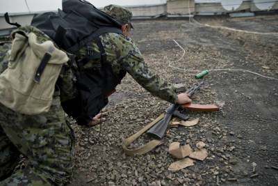 Украинские силовики заявили о восьми обстрелах в Донбассе
