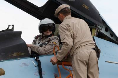 «Как вторая кожа»: Генерал-майор Попов раскрыл главную тайну высотных костюмов летчиков ВКС РФ