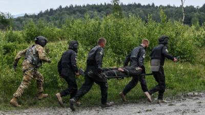 Украинские военные и журналисты готовят постановки