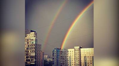 Жители Петербурга засняли двойную радугу