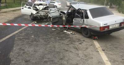 Машины разнесло в лобовом столкновении в Ингушетии, погибли водители