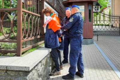 Силовики жестко задержали белорусского активиста в Киеве и пригрозили депортировать