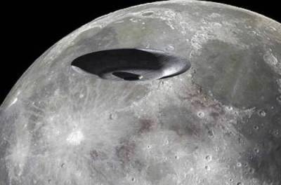 Гигантский НЛО зафиксировали уфологи на Луне. ВИДЕО