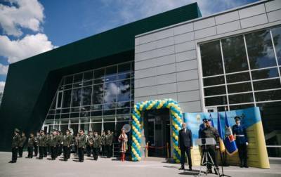 Под Киевом открыли масштабный спорткомплекс для военнослужащих НГУ