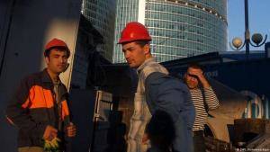 Сотни строителей-узбекистанцев пожаловались на задержку зарплаты в Москве