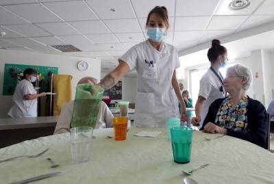 Коронавирус в Украине продолжает идти на спад: 2 533 новых больных за сутки