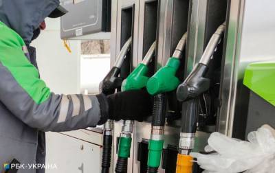 АЗС обязали опустить цены на бензин ниже 30 грн: обнародована новая максимальная цена