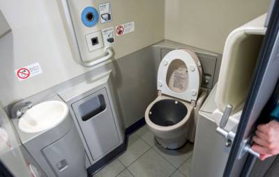Платные туалеты в поездах "Укрзализныци": как украинцы восприняли новость о "нововведении" с 1 июня