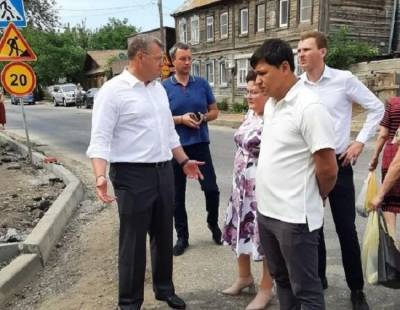 Астраханский губернатор отчитал подрядчика за ремонт улицы Максаковой