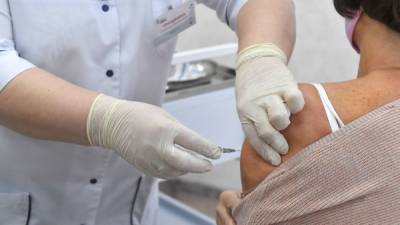 Медведев еще раз указал на добровольный характер вакцинации от коронавируса в России