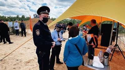 На открытие арт-объекта в Ломоносове пришла полиция