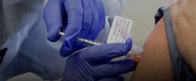Самарцев с QR-кодом о прививке освободят от ковид-ограничений