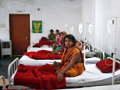 Индию продолжает атаковать «черный грибок»: около 60% зараженных удалили один или оба глаза