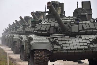 Россия перебросила в Сербию танки и бронемашины