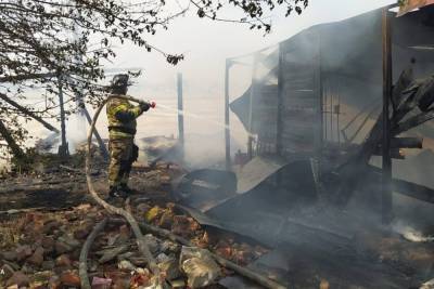 18 пожаров в Астраханской области - за сутки