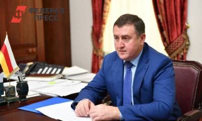 Увольняющийся из команды Меняйло чиновник поблагодарил экс-главу Осетии Битарова