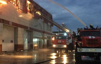 Крупный пожар на улице Плеханова в Твери тушили пять пожарных частей
