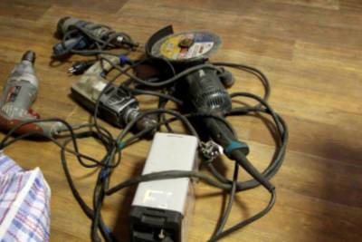 В Тамбовском районе у предпринимателя украли электроинструменты