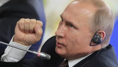 "Хотим дружить": Песков объяснил обещание Путина "выбить зубы"