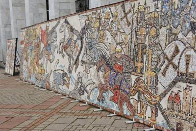 Выставка мозаичных панно открылась в Михайловском