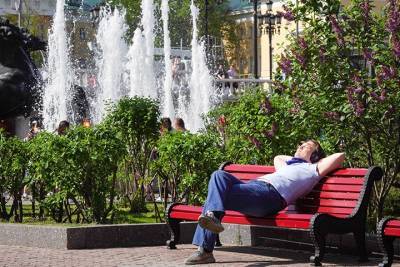 Июнь близко: москвичам рассказали о погоде в первый день лета