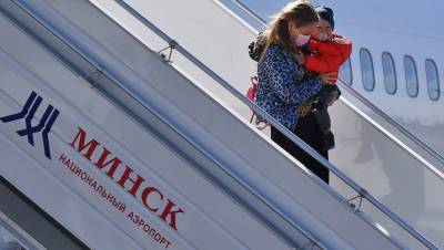 Самолет Ryanair, экстренно посаженный в Минске, покинул аэропорт в 19.00