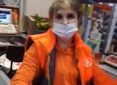 В рязанском магазине «Дикси» покупательница вступила в конфликт с кассиршей из-за маски