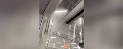 В Петербурге система пожаротушения затопила торговый зал в строительном магазине
