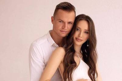 «15 недель»: Костенко поделилась подробностями третьей беременности
