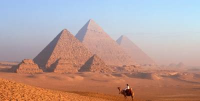 Не НЛО и не жители Атлантиды: ученые выяснили, кто строил египетские пирамиды