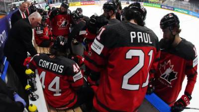 Хоккеисты Канады проиграли второй матч чемпионата мира
