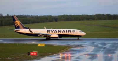 Появилась запись переговоров диспетчера и экипажа экстренно севшего в Минске самолёта Ryanair