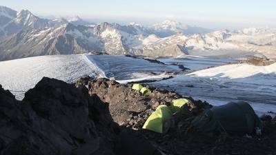 Альпинист умер от сердечного приступа во время восхождения на Эльбрус