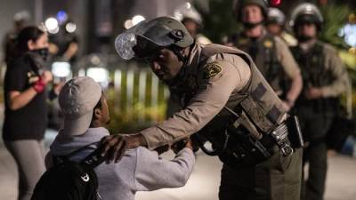 В Калифорнии 149 человек задержаны из-за беспорядков на TikTok вечеринке