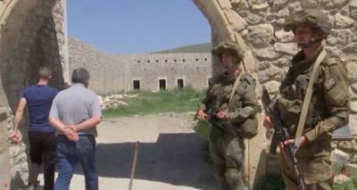 Миротворцы сопроводили 80 паломников в монастырь Амарас в Нагорном Карабахе